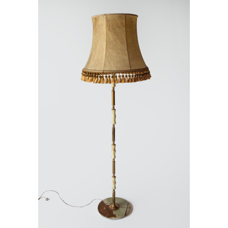 Artikel 134 VALA floor lamp